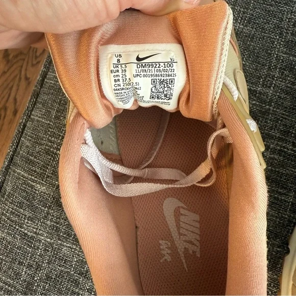 Nike Women's Air Max 90 Futura  Sneakers in Sanddrift, Size 8, Good Condition! - Picture 9 of 10